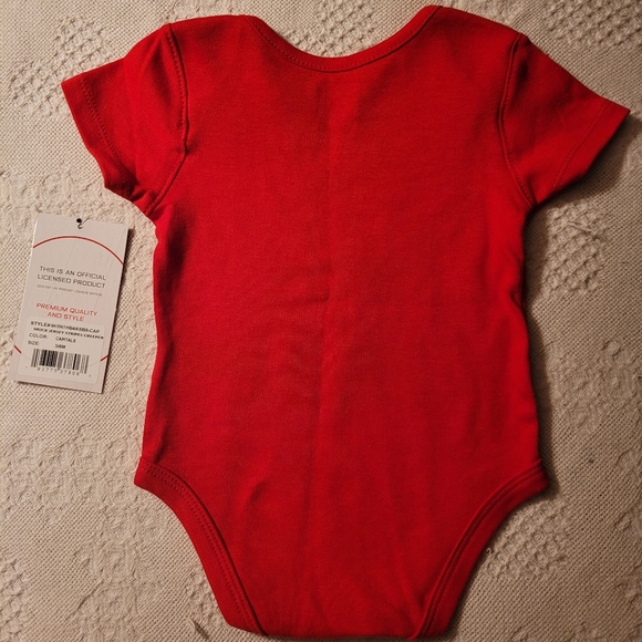 Washington Capitals onesie - Picture 2 of 3